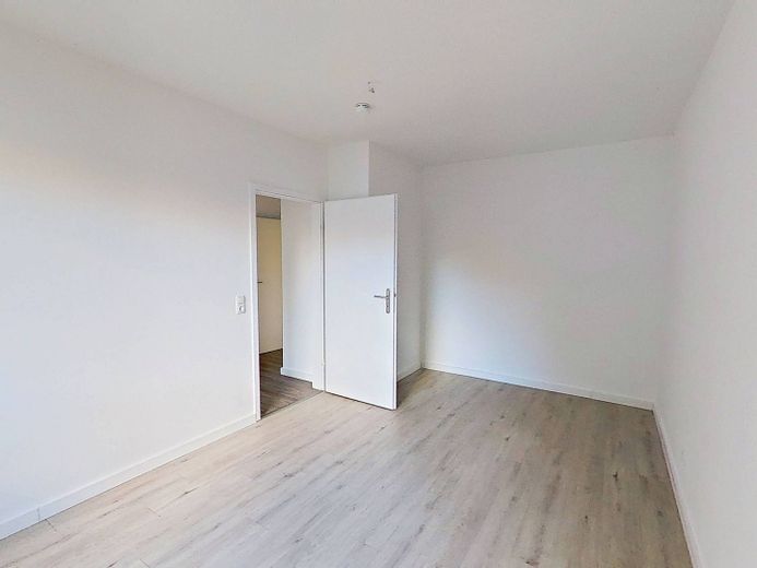 Duże 3-pokojowe mieszkanie z BALKONEM i umeblowaną kuchnią w Flensburg-Weiche – Ansicht II: Schlafzimmer II