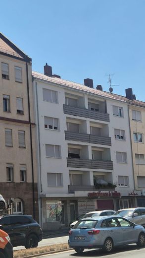 Frisch renovierte 3-Zimmer-Wohnung mit Balkon im energetisch modernisierten Mehrfamilienhaus – Foto 2