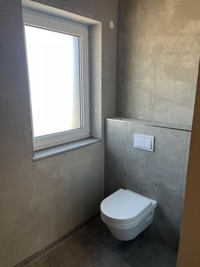 Einfamilienhaus - Erstbezug • provisionsfrei – Bad OG WC