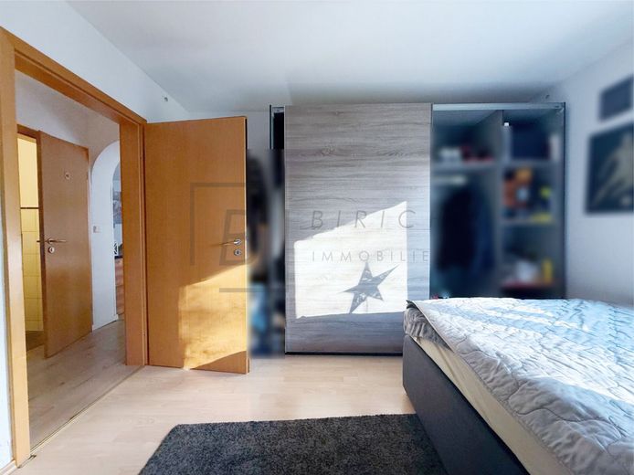Well-maintained 4.5-room apartment with balcony, garage and immediate availability – Kinderzimmer
