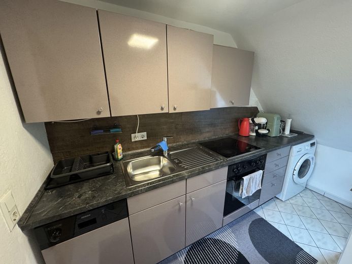 3-Zimmer DG-Wohnung inklusive Stellplatz & EBK - provisionsfrei – Foto 6