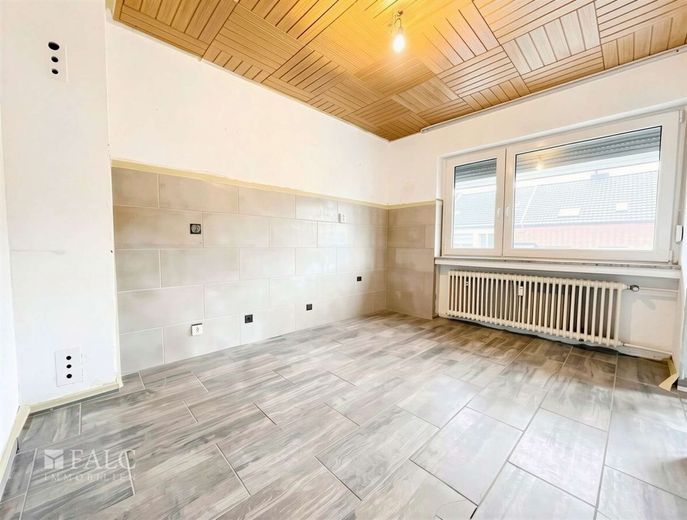 Substanz mit Ausbau- und Modernisierungspotenzial – Küche