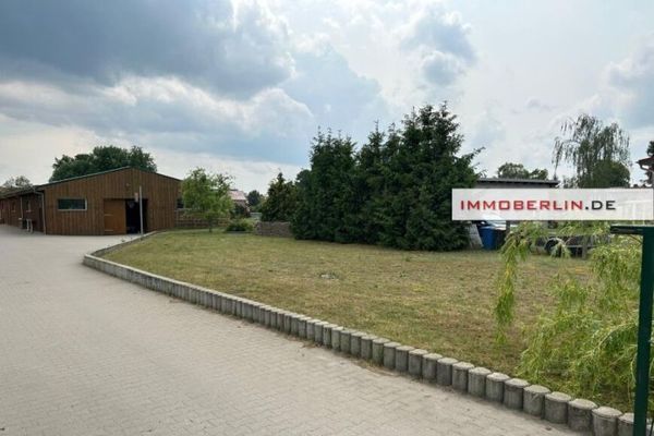 IMMOBERLIN.DE - Attraente maneggio con terreno edificabile per l'allevamento di cavalli e l'agricoltura