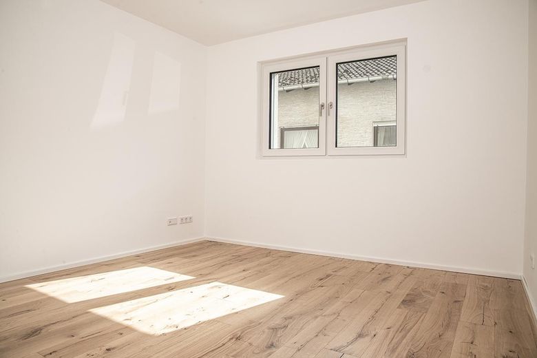 Première occupation après rénovation complète – appartement de 3 pièces de 65 m² avec balcon – Schlafraum