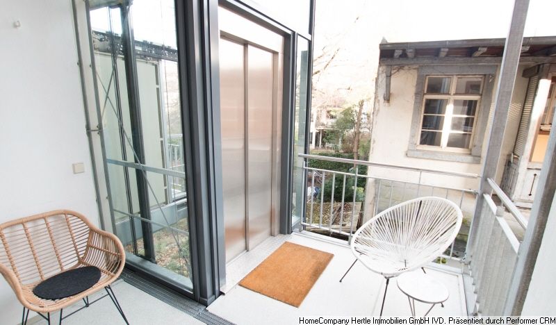 Appartement meublé avec soin avec 2 balcons pour 2 à 12 mois dans la Wiehre – 75454a6e2fa6015baad3011567bb992b040682cf.jpg