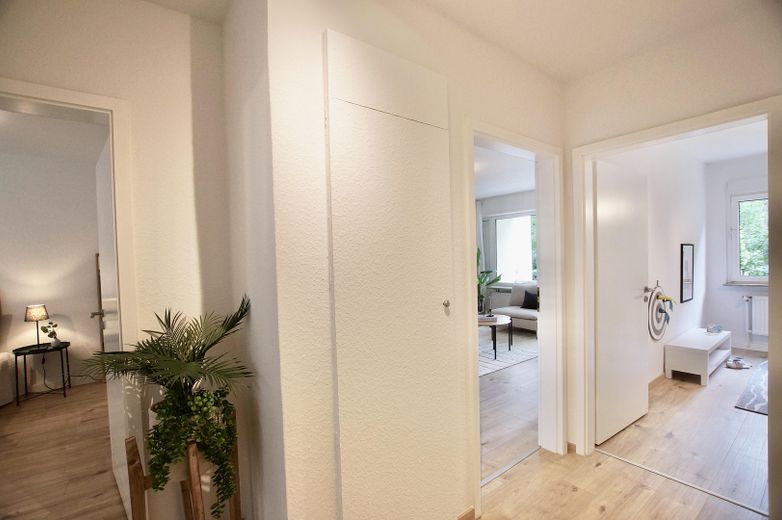 Charmant 3-kamerappartement met balkon – pas gerenoveerd, 68 m² – Flur