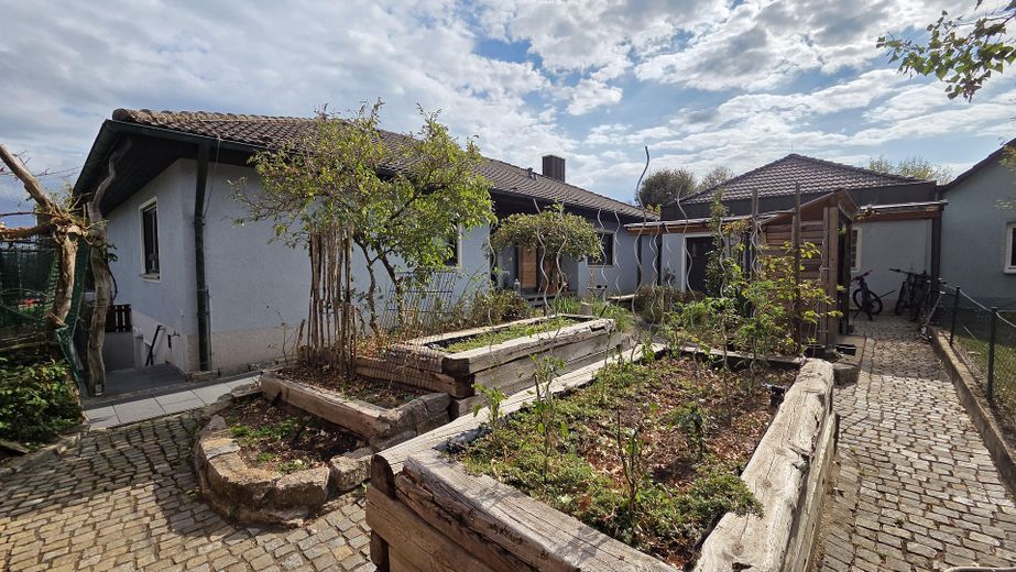 Ampio bungalow con giardino, finiture di pregio e area aggiuntiva opzionale – Gemüsegarten