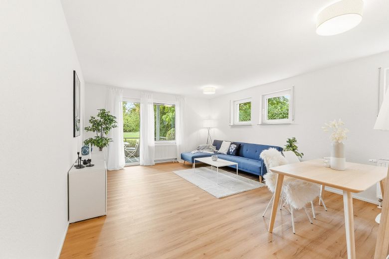2-Zimmerwohnung in Reutlingen-Hohbuch (nahe FH) - frisch renoviert, modern, hell, Balkon/Garten – Wohnzimmer