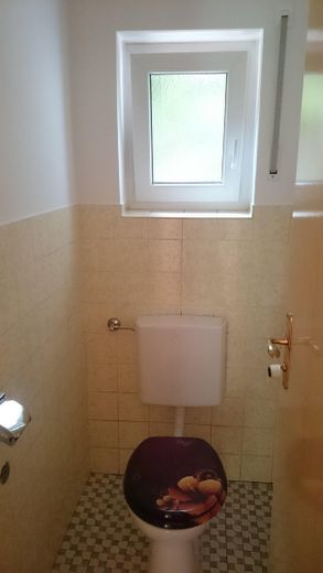 Appartamento al piano terra con 3 stanze in affitto a Surberg – WC