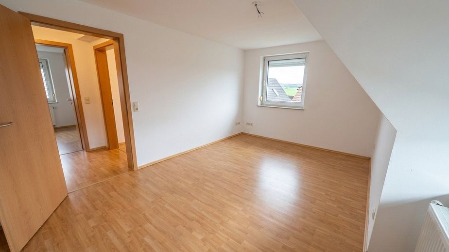 Niederaula, 4 ZKB, DG,110m² + Balkon+Garten – 1b774329e3fd14d3dcf61b530afe93a9.jpg