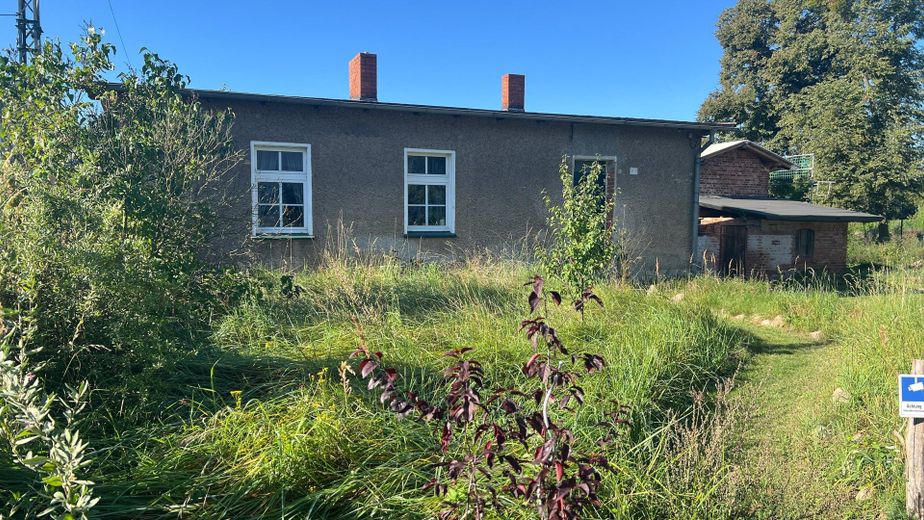 Biesenthal: 1.646 m² erschlossen, Altbau, PV-Anlage, 40 Min nach Berlin – Kleines Wohnhaus