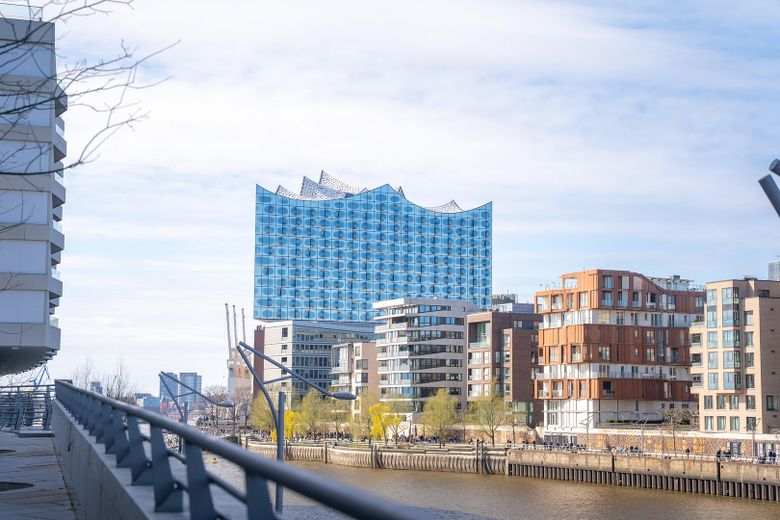 Designwohnung im Marco Polo Tower – mit Blick auf das Wendebecken des Hafens – Direkte Umgebung 