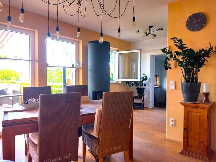 Sonniges Einfamilienhaus – Wohnzimmer4