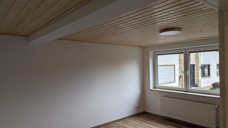 Investimento interessante: 5 unità abitative con potenziale di sviluppo vicino al lago Edersee – Fotos EG rechts 13b