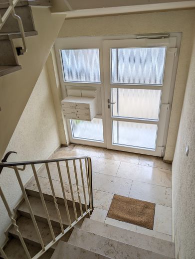 Provisionsfreie attraktive 3,5-Zimmer-Eigentumswohnung mit Garage in ruhiger Lage – Eingang