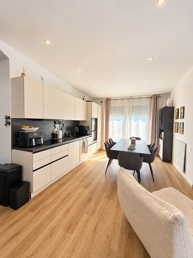 Modern 2-kamerappartement op de bovenste verdieping (A+) met parkeerplaats in de ondergrondse garage – zonder makelaarscourtage – Kochen Essen