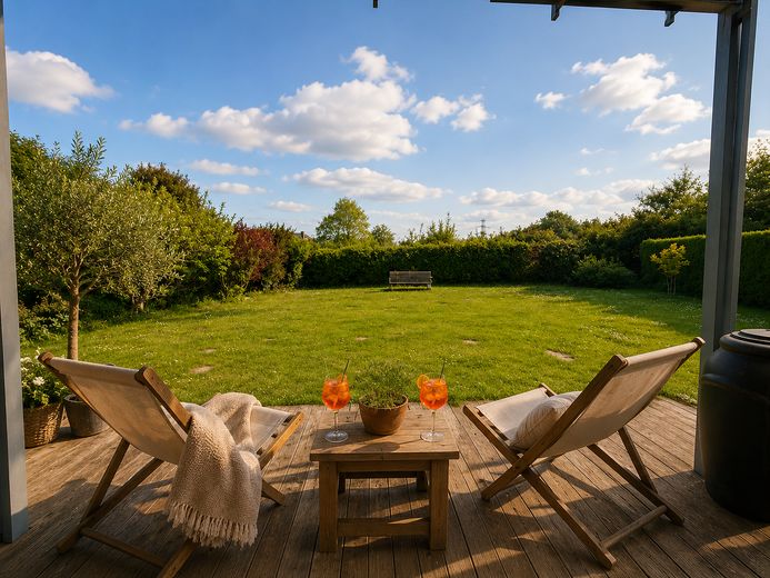Gemütliche und geräumige 5-Zimmer-Erdgeschosswohnung zwischen Lübeck und Hamburg – Ausblick Terrasse
