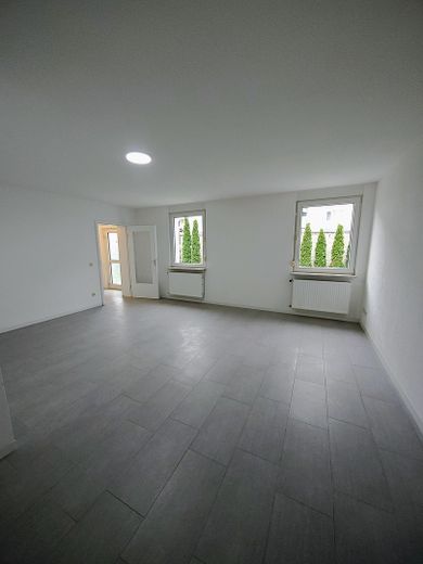 Wohnung im EG mit Terrasse und Gartenzugang – फोटो 1