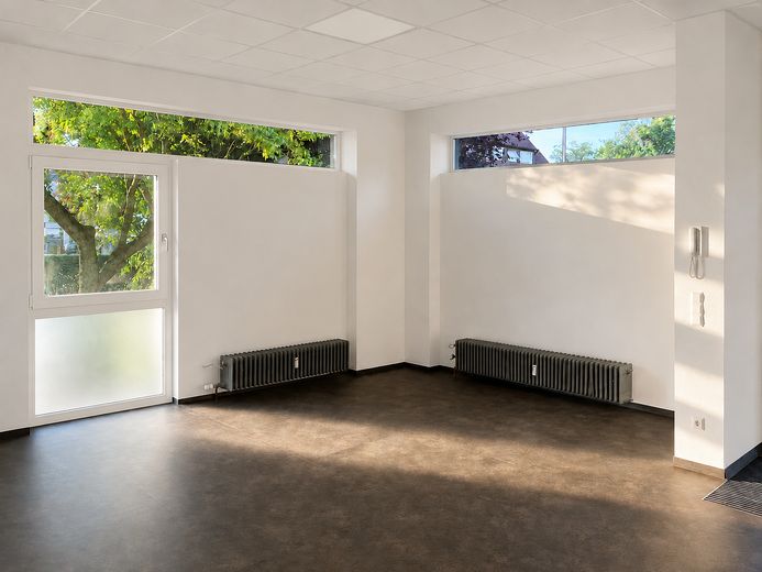 Kernsaniert und barrierefrei - 2,5-Zimmer-Wohnung mit top Anbindung – Neues Fenster gefällig? (KI)