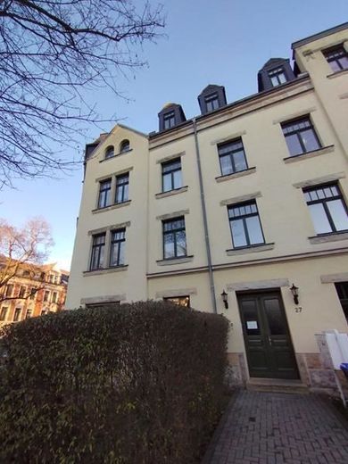 Großzügige 1-Zimmer mit Laminat und Wannenbad in sehr guter Lage – IMG_20231218_152013