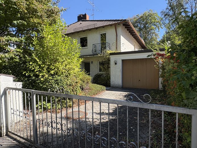 Gegen Gebot ohne Provision: Großzügige Doppelhaushälfte in München-Hadern – Foto 1