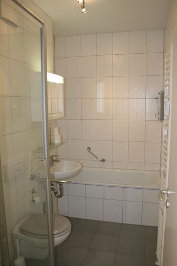 Piękne, jasne, centralnie położone mieszkanie 2-pokojowe z balkonem – Bad