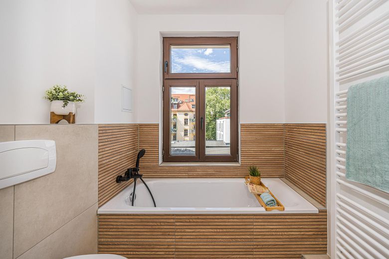 *Exklusiv: 4-Zimmer Altbau im Leipziger Waldstraßenviertel | Provisionsfrei | Erstbezug* – Bad