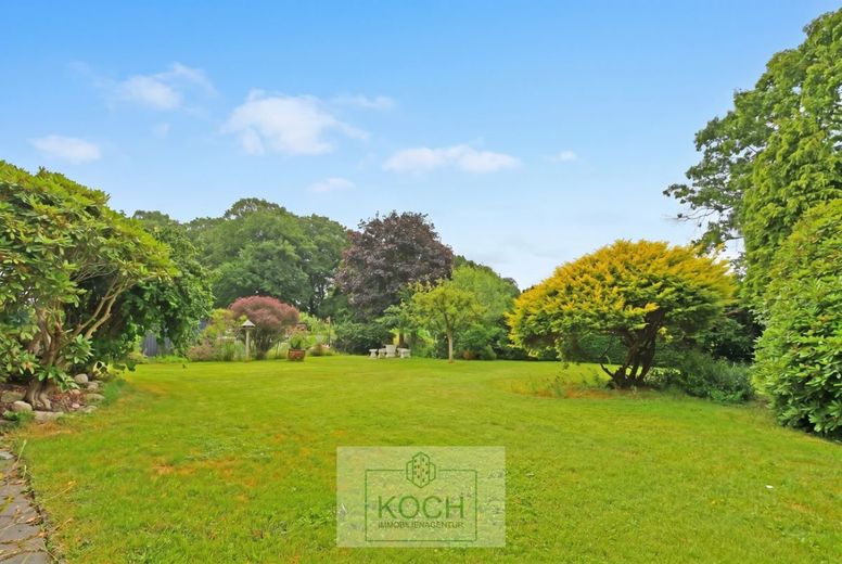 Individuelles Architektenhaus mit schönem Grundstück in ruhiger Lage – Garten'