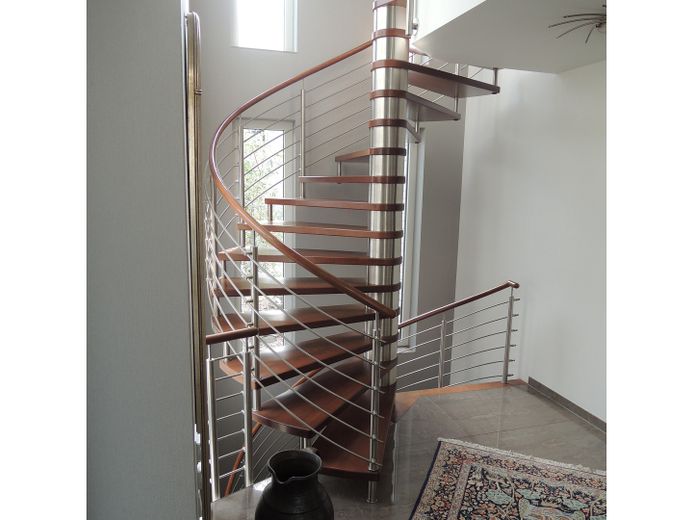 Modernes Zuhause – Treppenhaus