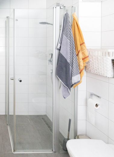 Moderno, senza barriere, esclusivo: fantastico appartamento di 4 locali a Pattonville – Bad