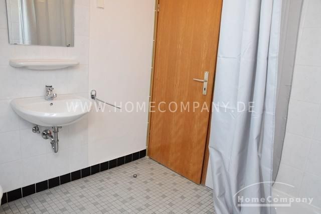 GrossBuchholz-Heideviertel, Praktisches, helles Zimmer im Dachgeschoss – an Wochenendheimfahrer – c8b40414a0edcc6ea8aa609eae7c965292b65d06.jpg