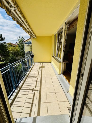 Familiengerecht – gut geschnittene 3-Zimmerwohnung in  München Schwabing-Freimann – Loggiablick Richtung Westen