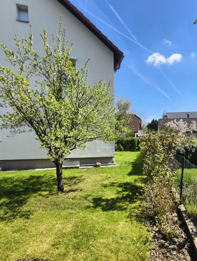 Freistehendes Zweifamilienhaus in Rumpenheim 7,5 Zimmer, 3 Bäder, gr. Garten, Garage, Ausbau möglich – Haus Strassenseite