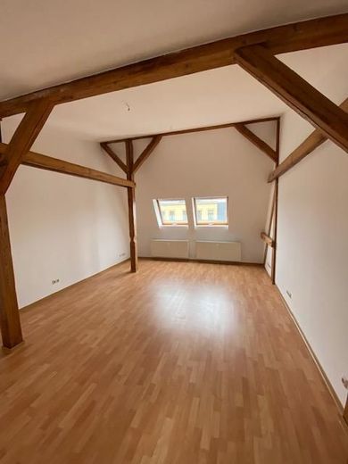 WG. taugliche 3-Wohnung in MD-Sudenburg ,ca 88m², im DG. Klimatisiert mit EBK. zu vermieten – Wohnzimmer