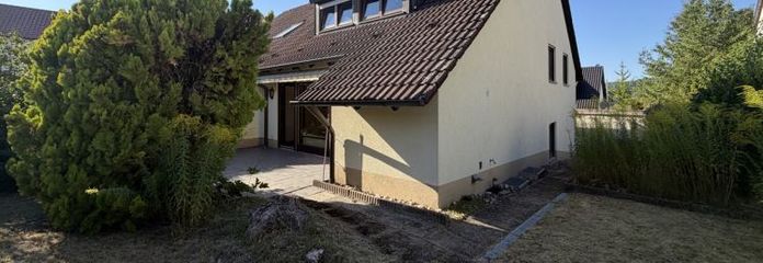 AB SOFORT VERFÜGBAR! - DHH mit 4-Zimmer auf ca. 111 m² Wohnfläche mit Garten, Terrasse und Garage
