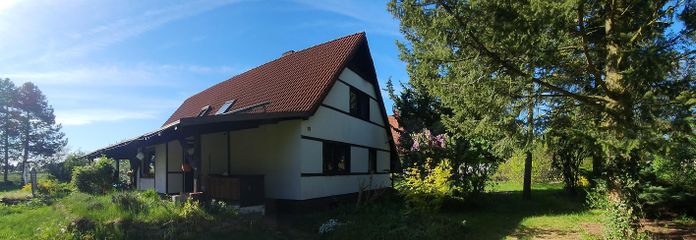 Haus & Grundstück vorn