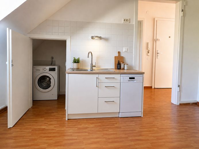 Keyifli 42 m² – merkezi konumda 2 odalı çatı katı dairesi – Einrichtungsbeispiel