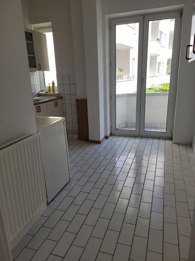 Küche mit Balkon 