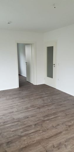 Freundliche sanierte 4-Zimmer-Wohnung zur Miete in Selb ab September – Wohnzimmer