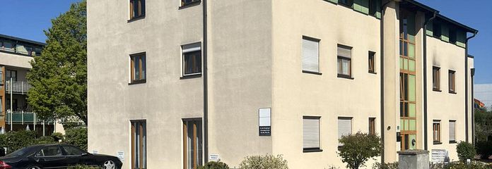 Provisionsfreies 1,5-Zimmer Dachstudio mit 4% Rendite in hervorragender Lage - in Renovierung – Haus Außenansicht