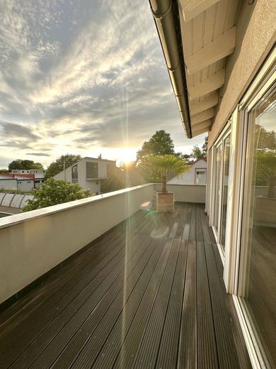 ...großer Süd-Terrasse