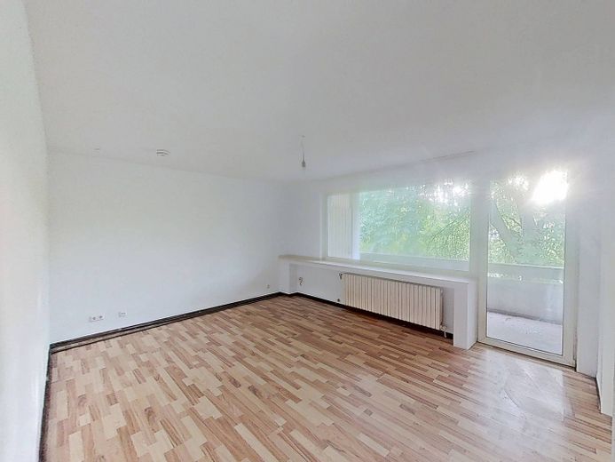 Ampio appartamento di 3 locali con BALCONE e pianta ben studiata a Duisburg-Neumühl – Ansicht I: Wohn- und Esszimmer