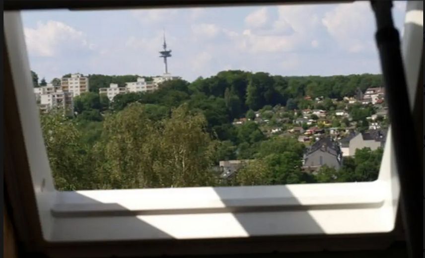 Apartment mit Aussicht chic möbliert 35qm Elberfeld Nähe Rathaus, St. Josef, Bayer + Nordbahntrasse – Ausblick Bad