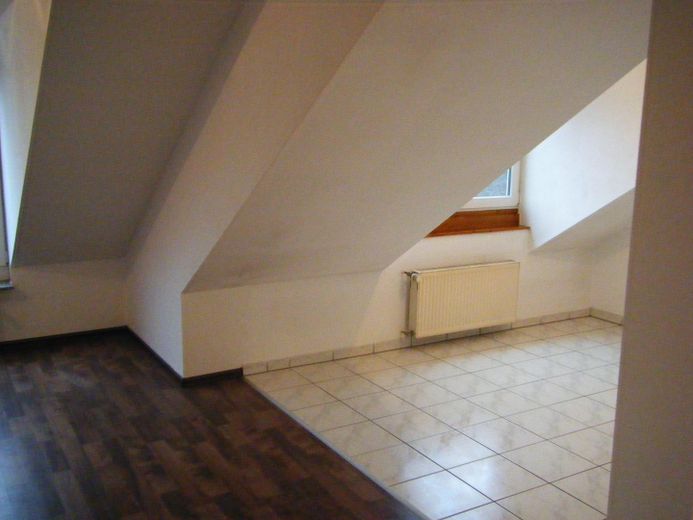 2-Zimmer-DG-Wohnung mit Balkon in Einhausen direkt am Feldrand mit Waldblick – Dachgaube Küche