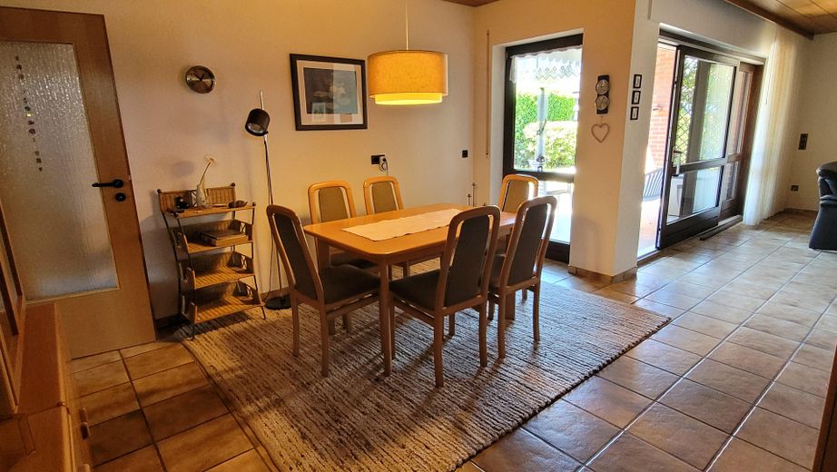 Gepflegter Bungalow mit Einliegerwohnung auf Erbpacht-Grundstück in Alt-Marl ohne Maklergebühren – Esszimmer
