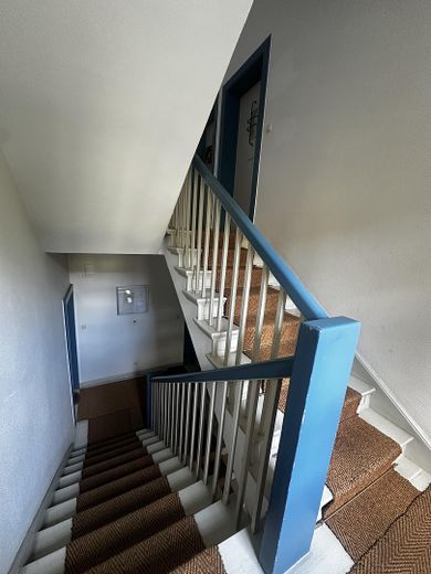 Apartamento en propiedad de 1,5 habitaciones sin alquilar en Westend – Mucho margen de diseño en una ubicación muy solicitada – Treppenhaus