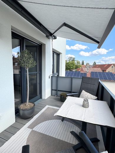 Exklusive 3-Zimmer-Wohnung in Fürth-Burgfarrnbach – hochwertige Küche, Balkon, Aufzug & TG – Balkon 3