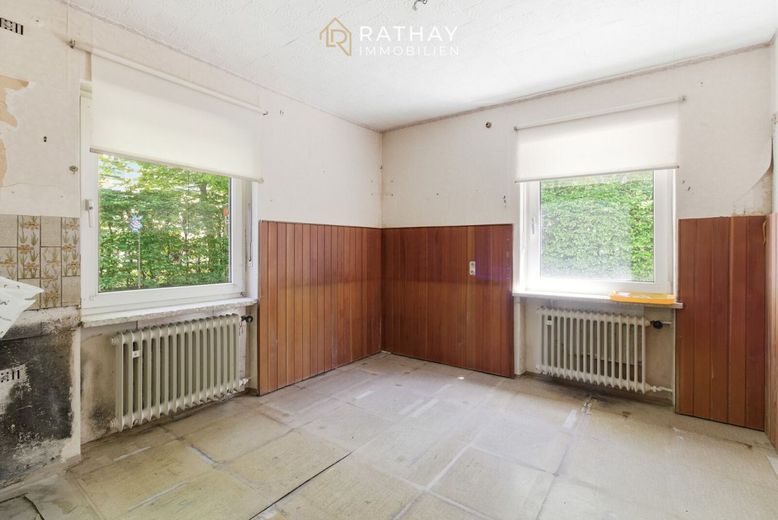 Reiheneckhaus mit 798 qm Grundstück: Sanierungschance im Regensburger Norden – Küche