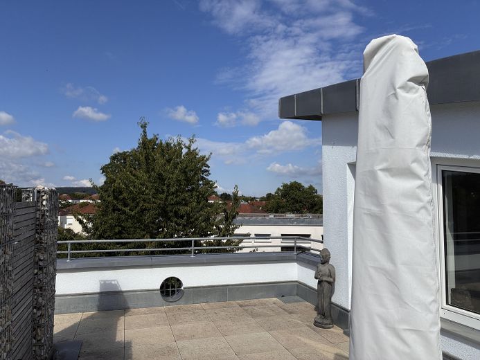 Vollsanierte Dachterrassen-Maisonette Wohnung in Regensburger Bestlage – Foto 2