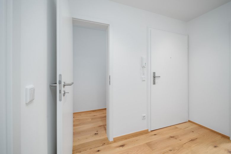 Provisionsfrei: Neue 3-Zimmer-Wohnung mit Sonnenbalkon in ruhiger Grünlage – Abstellraum